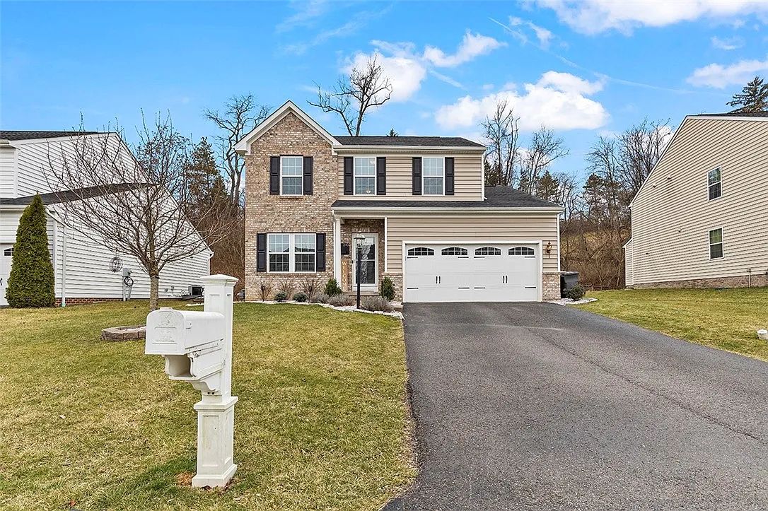 240 Long Ridge Dr photo 1