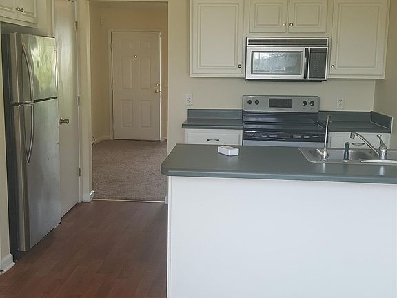 4th image of 408 Keswick Ct
