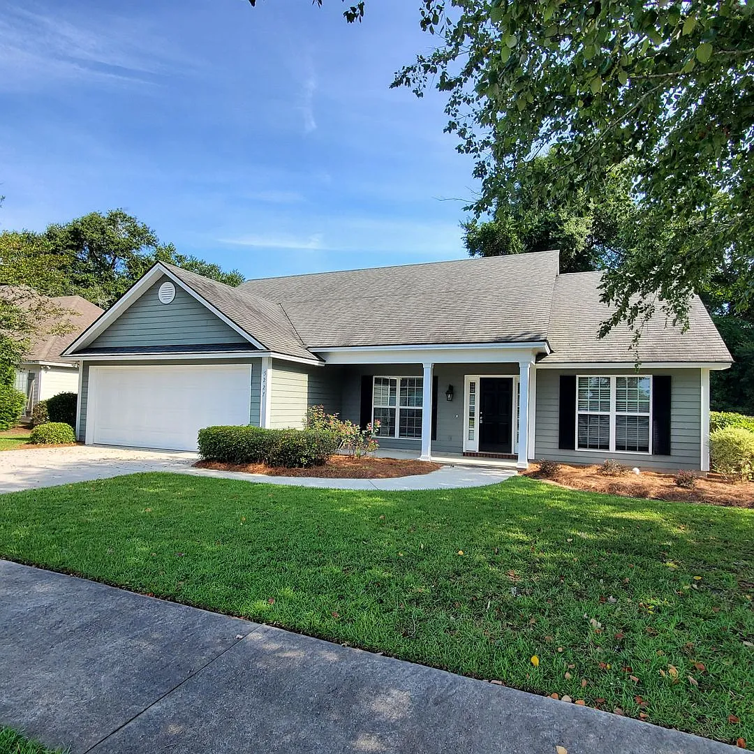Modern Elegance in the Heart of Georgia: Your Ideal Home Awaits! — Photo 1