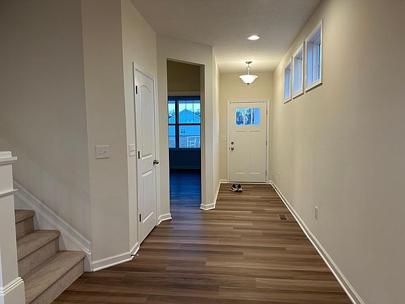 3rd image of 8569 Apricot Way