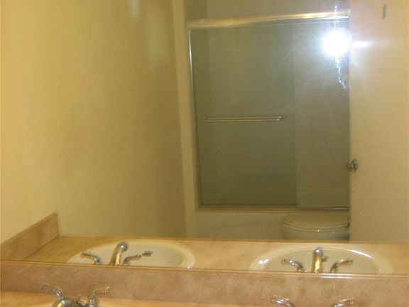 4th image of 1557 N Treasure Dr #400I