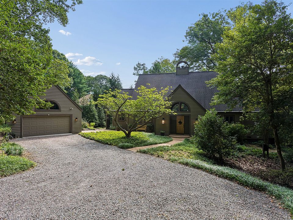 1st image of 40 Heron Point Ln