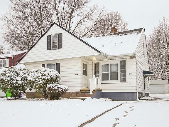 3rd image of 1792 Beaconwood Ave