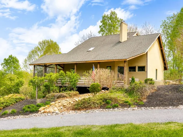 40 Monte Carlo Ln, Lexington, VA 24450