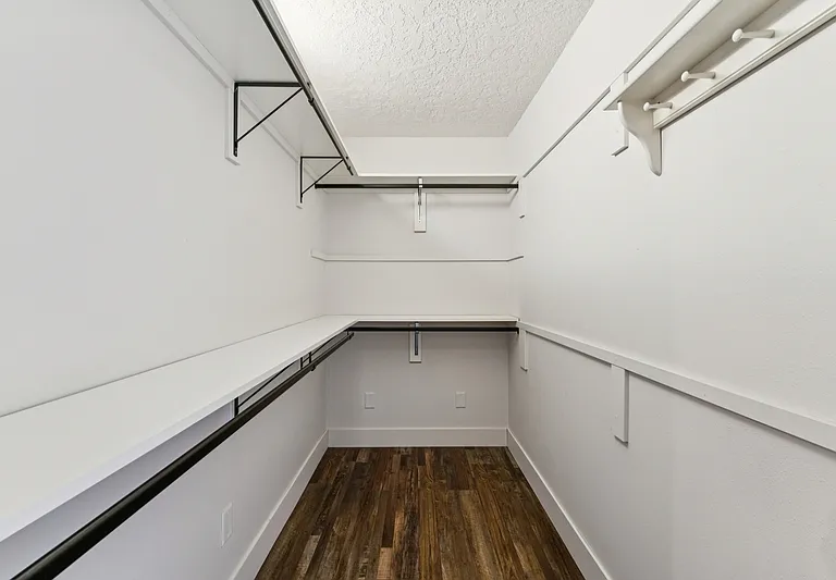 10996 Willis Rd — Photo 16