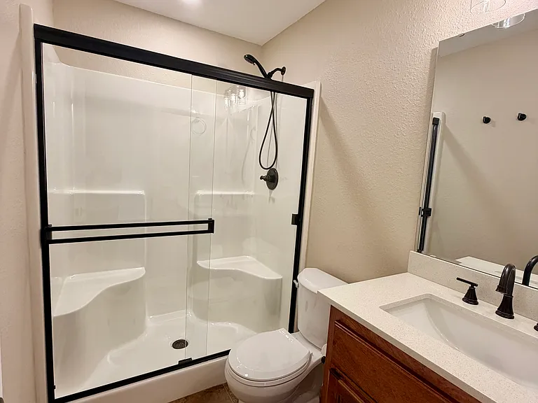 Master En-Suite Bath