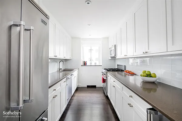 Sold by Sotheby's International Realty | media 39