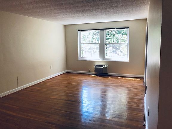 4th image of 3051 Idaho Ave NW APT 300