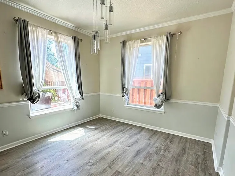 22196 SW Dewey Dr — Photo 6