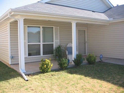 2nd image of 408 Eagle Creek Way