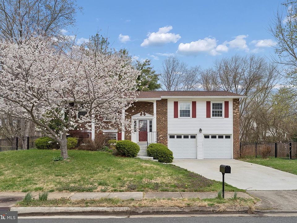 1st image of 8910 Spur Rd