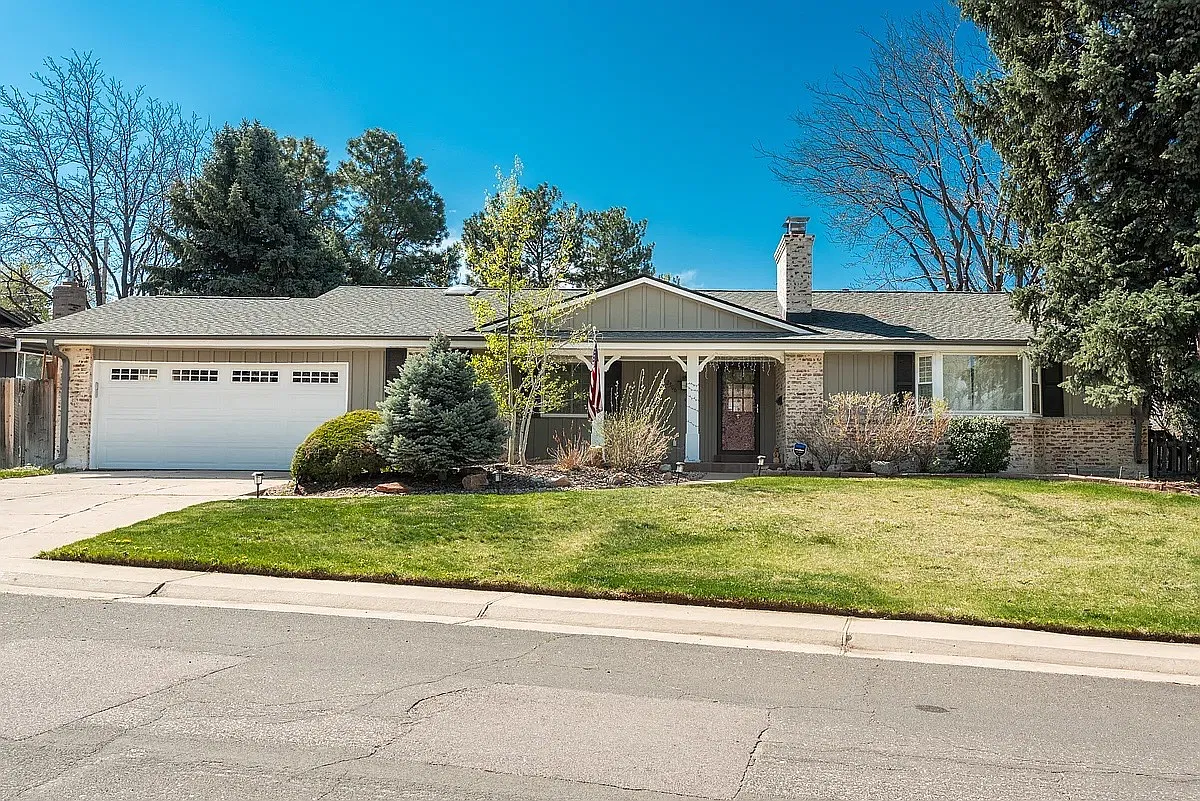 2306 Orchard Ln — Photo 2