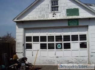 74 Hampton Pl, Freeport, NY 11520