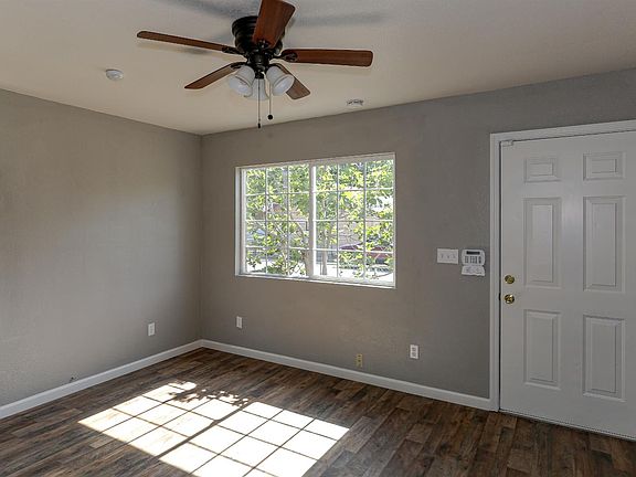 5th image of 1756 Chronicle Ave