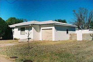 5th image of 212 E Plaza Dr