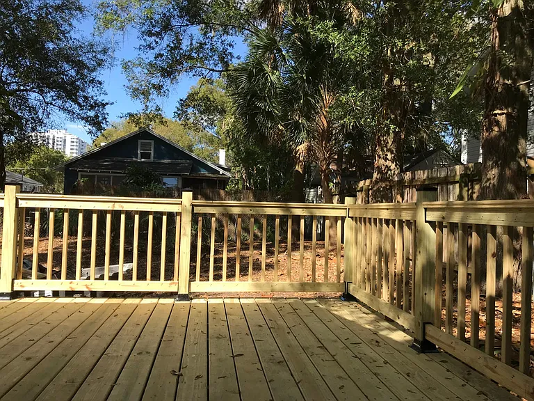 515 E Amelia St — Photo 26