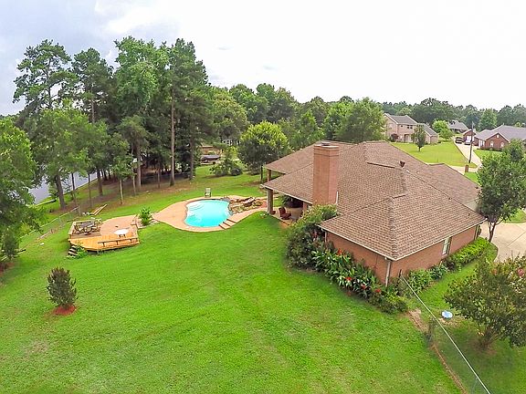 3rd image of 335 Honey Creek Ln