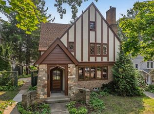 914 Ash St, Baraboo, WI 53913