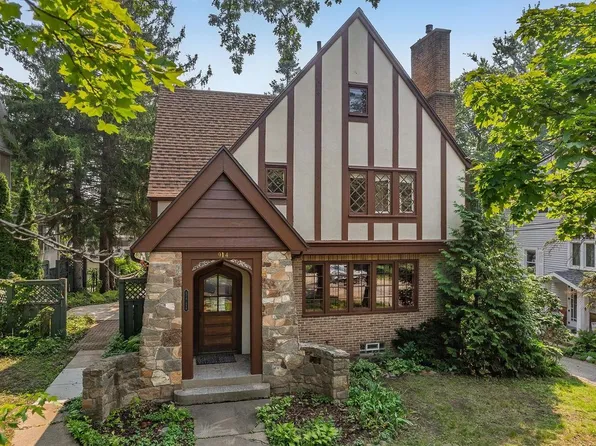 914 Ash Street, Baraboo, WI 53913