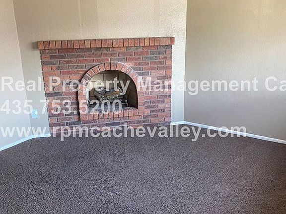 2nd image of 281 Riverbend Rd APT 2