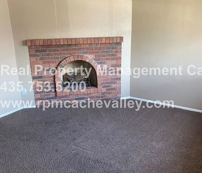 281 Riverbend Rd #2 — Photo 2