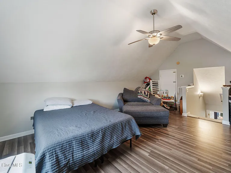 183 Bridlewood Dr — Photo 17