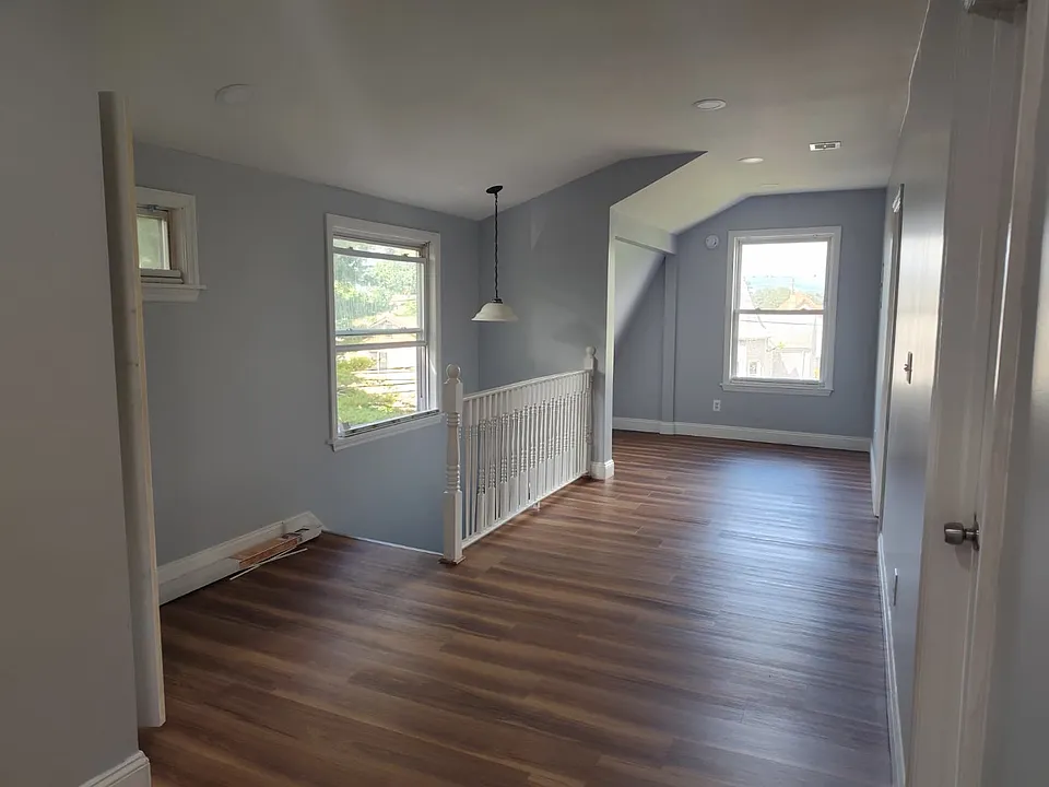 9 William St #3