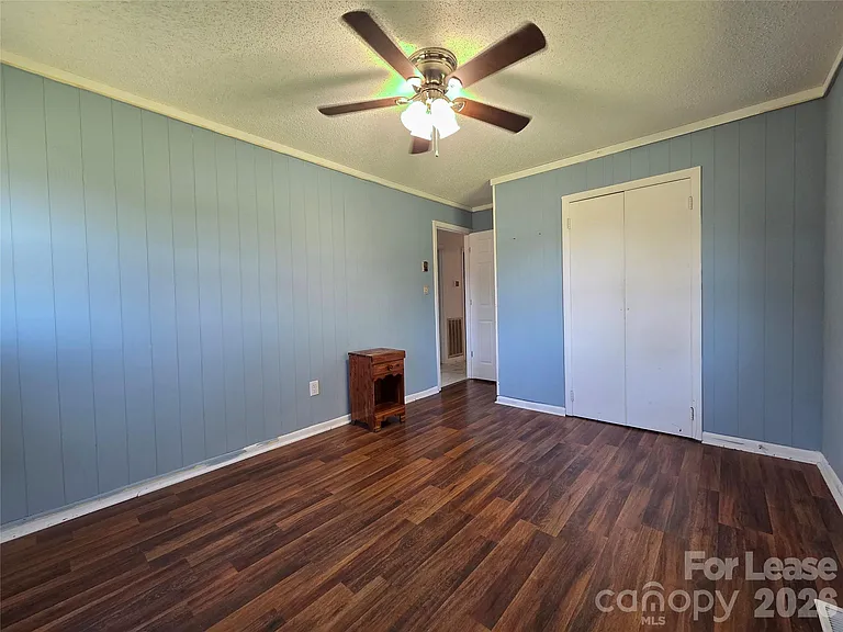 117 Oakview Dr — Photo 13