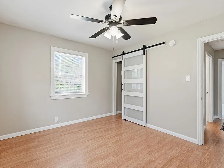 1318-1320 S Summit St — Photo 13