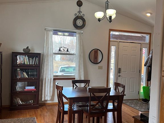5th image of 303 Central Ave