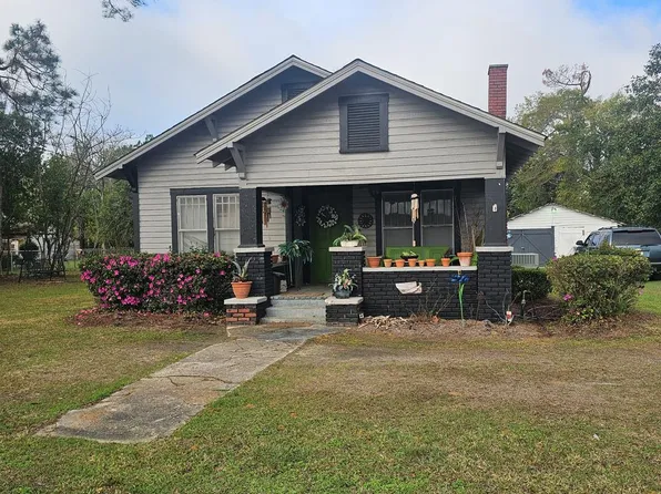 403 N Church St, Hahira, GA 31632