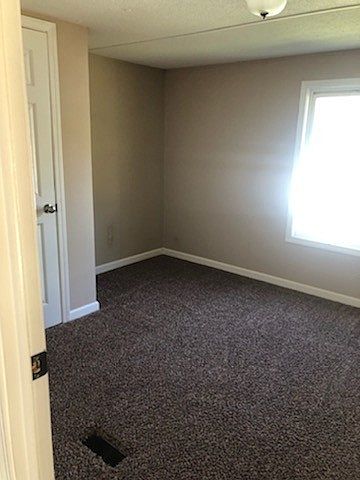 1st image of 1014 Ross Ln
