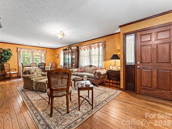 2nd image of 3 Westbridge Dr