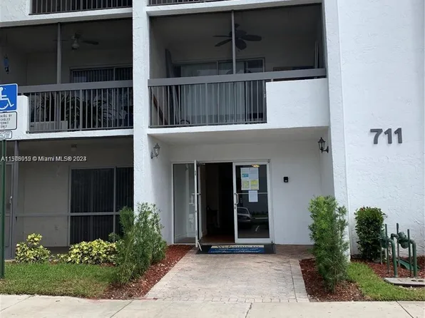 711 N Pine Island Rd APT 111, Fort Lauderdale, FL 33324