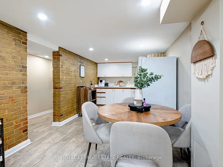 34 Lockwood Rd #BASEMENT — Photo 8