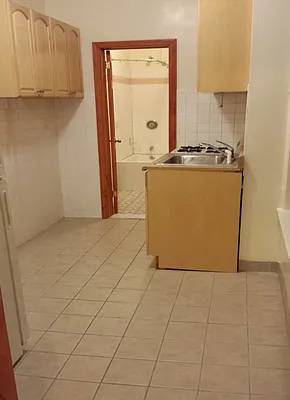 Rented by Kings Court Real Estate | media 28