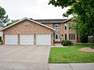 3013 Maple St N, Fargo, ND 58102
