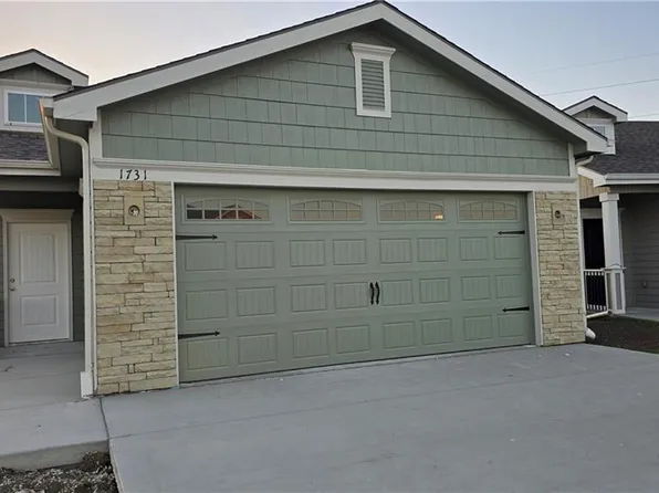 1731 Elderberry Ln, Ottawa, KS 66067