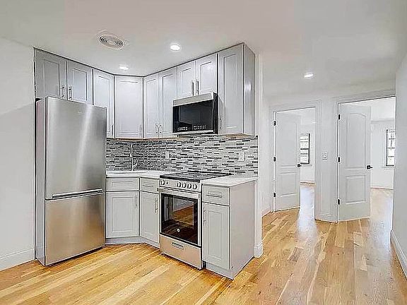 4th image of 319 Pulaski St #1A