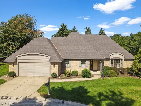 1034 Brook Ln, Rocky River, OH 44116