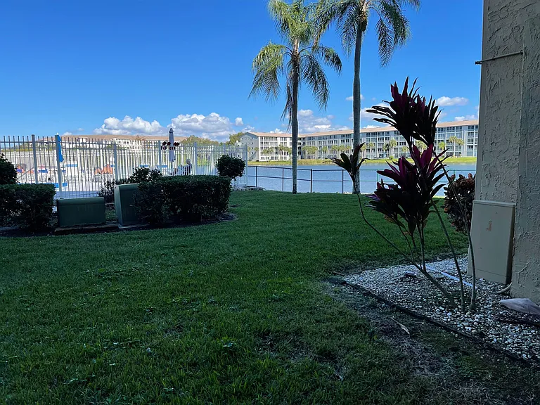 3693 Lake Bayshore Dr #H107 — Photo 13
