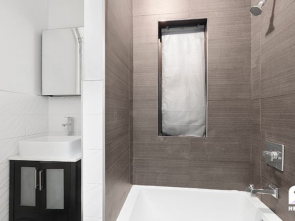 2nd image of 526 W 173rd St APT 1