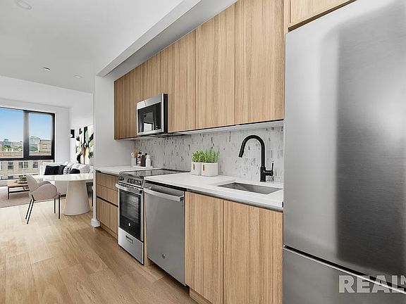 3rd image of 1010 Pacific St #170