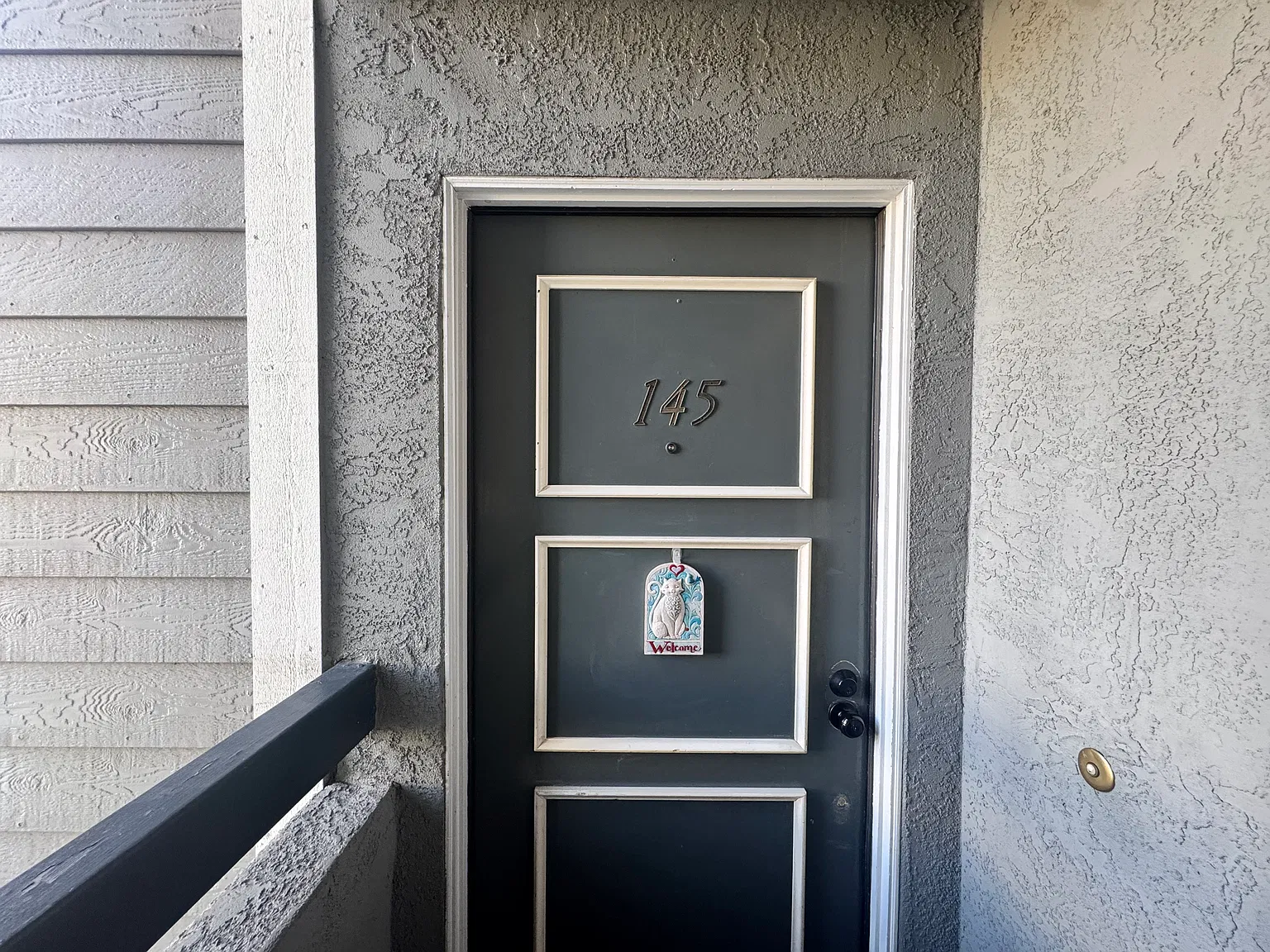 3 bed, 1001 sqft, $3,150 — Photo 3