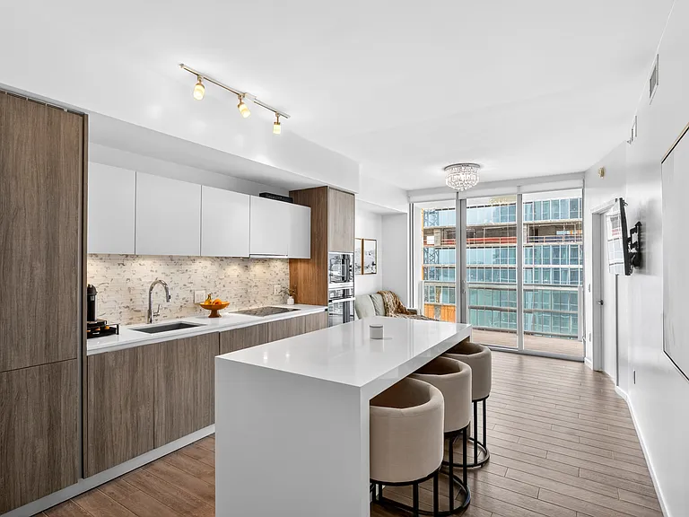 2900 NE 7th Ave #1908 — Photo 22