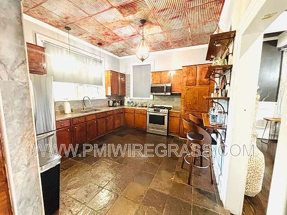4th image of 213 Orion St