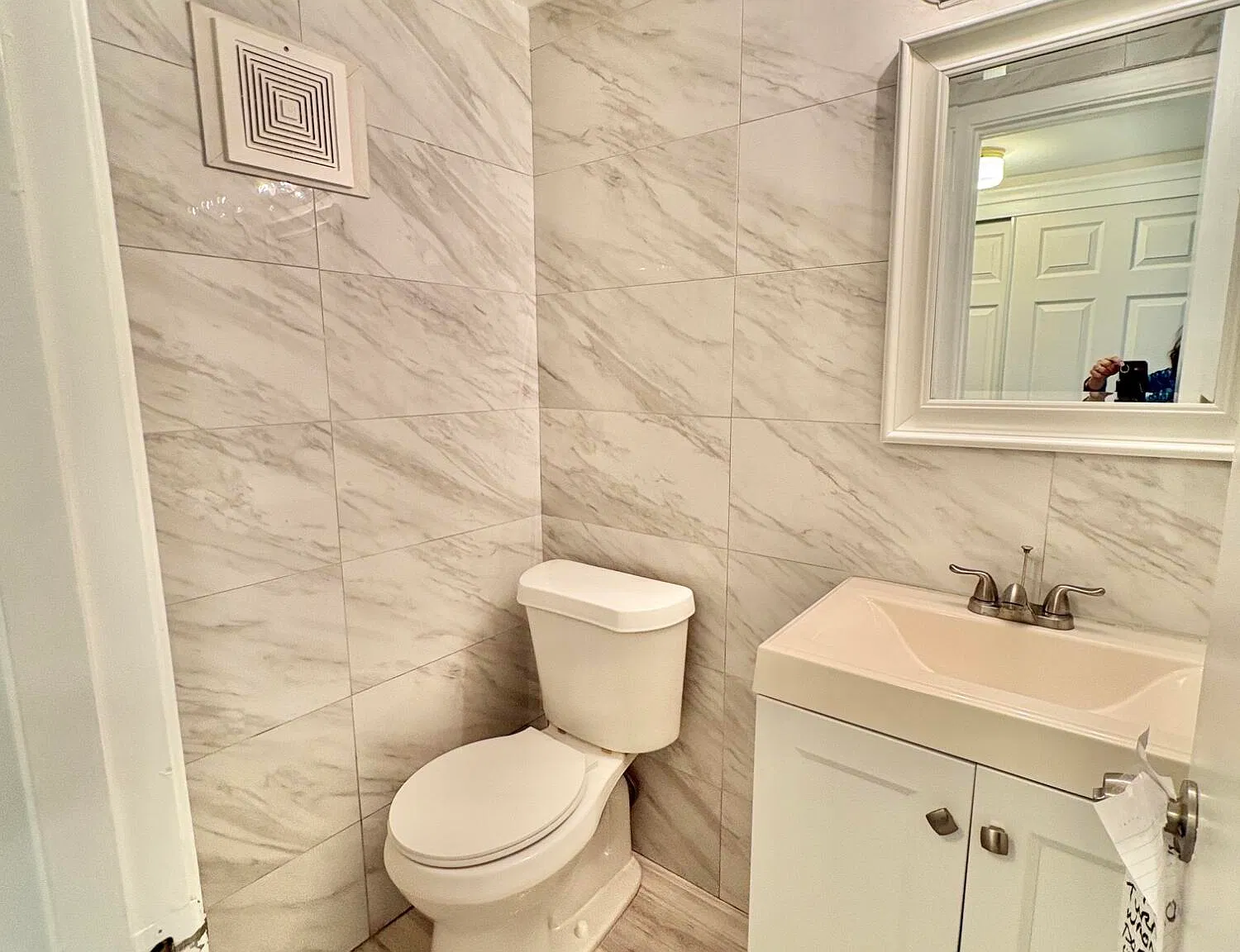 1 bed, 1.5 bath, 646 sqft, $1,600 — Photo 3