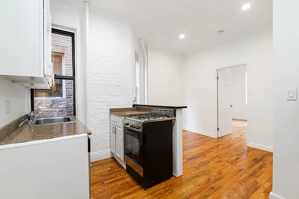 Rented by Kleier Residential | media 7