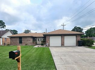 904 S 22nd St, Nederland, TX 77627