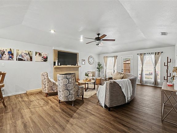 4th image of 6433 Oakbrook Dr